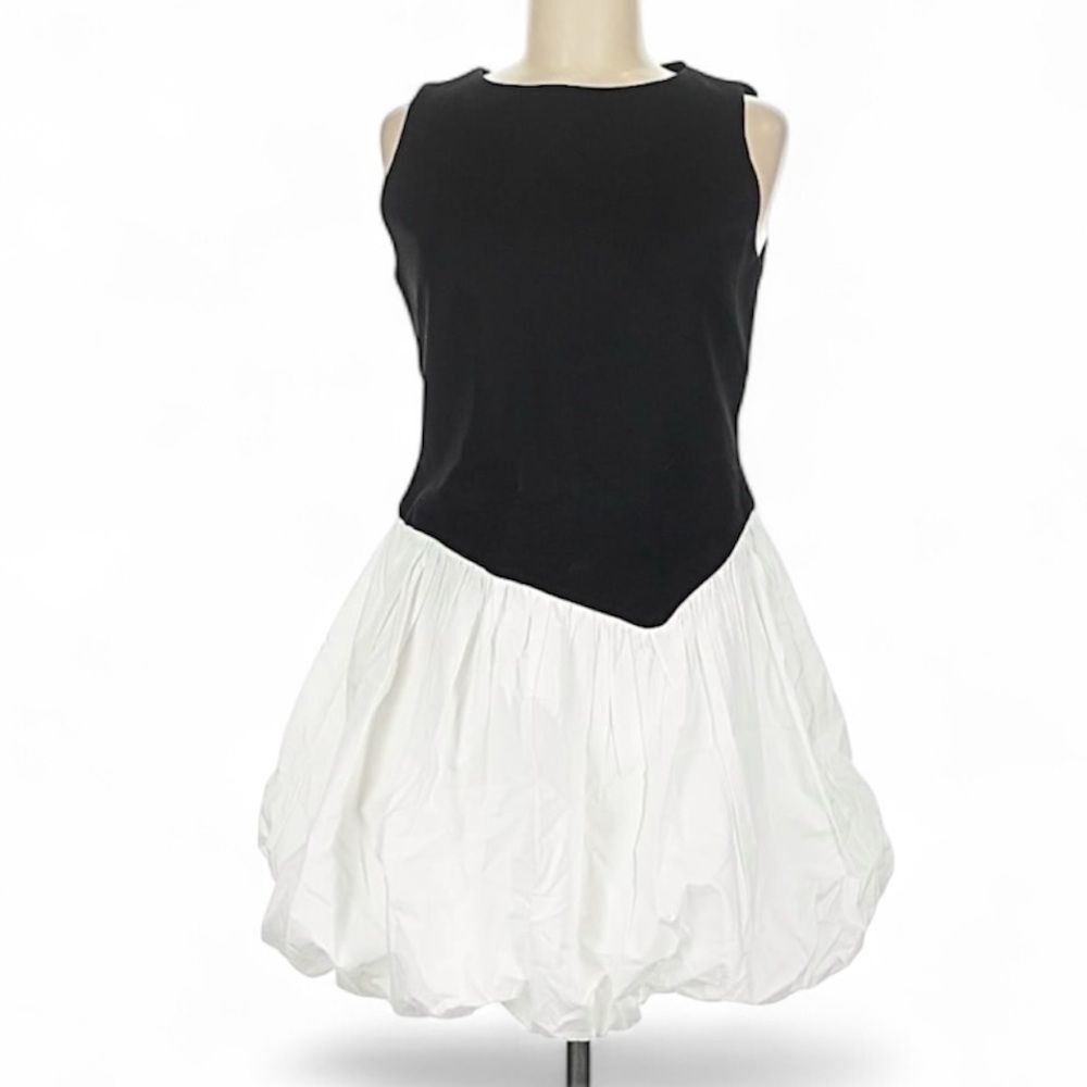 NWOT Black and White Bubble Mini Dress Womens M Knit Going Out Formal